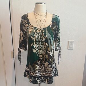 Women's Green Patterned Square-Neck Tunic Top